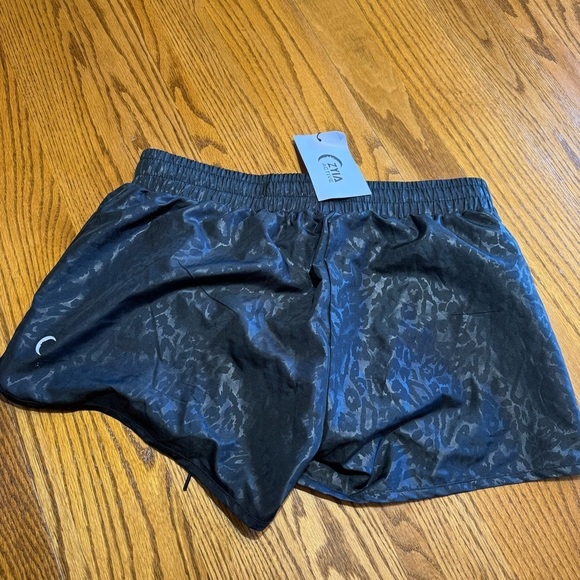 Zyia Black Bomber Shorts Size Large NWT - Picture 6 of 6